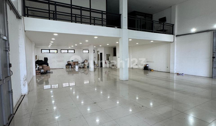 For Rent: Main Road Bkr Shop House, Suitable for Cafe, Office, Showroom