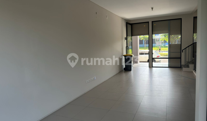 Rarely Available, Move-in Ready KBP Shophouse, Ideal for Setting Up a Cafe 2