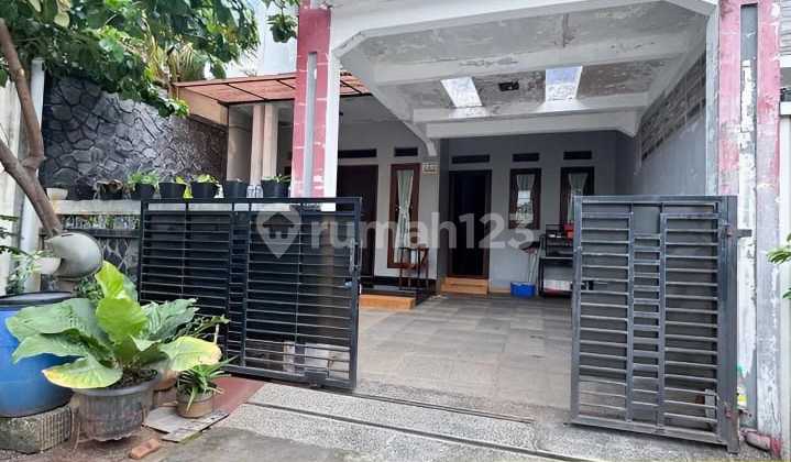Di Ju Rumah Komplek Billymoon Pondok Kelapa Jakarta Timur