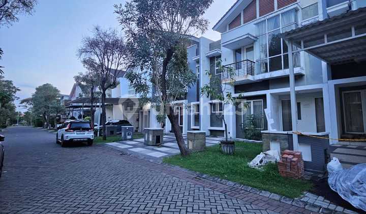 Dijual Via Lelang Rumah Pakuwon Indah hanya 2M an posisi kosong 1
