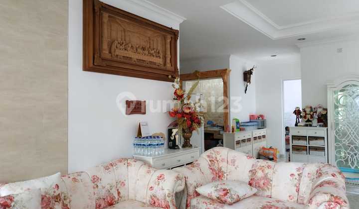 For Sale 3-Story House Greenwich Cluster Sheffield BSD 2