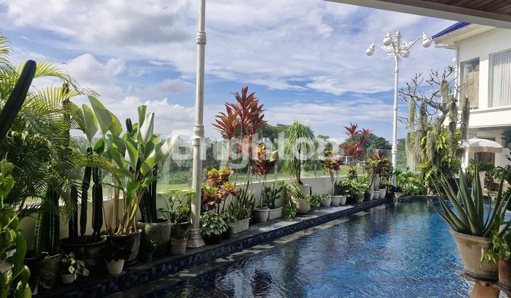 For sale luxurious 2-story villa in Munggu, Mengwi, Badung