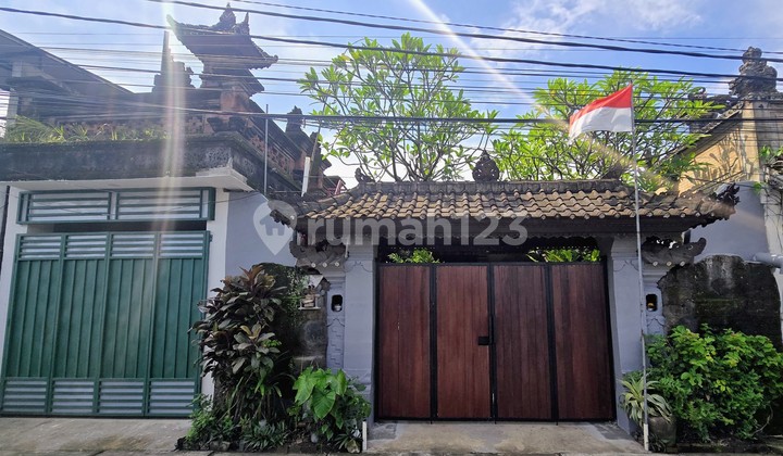 Comfortable House in a Premium Location, 5 Bedrooms 2.5 Bathrooms, Long-Term Lease - Jl Gn Patas, Padang Sambian Kelod Comfortable House in a Premium Location, 5 Bedrooms 2.5 Bathrooms, Long-Term Lease - Jl Gn Patas, Padang Sambian Kelod