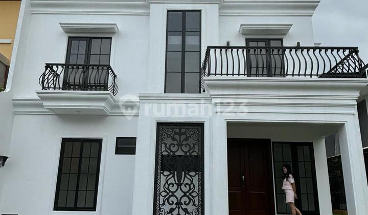 Rumah BARU bagus SHM Classic Style di BSD Tangerang