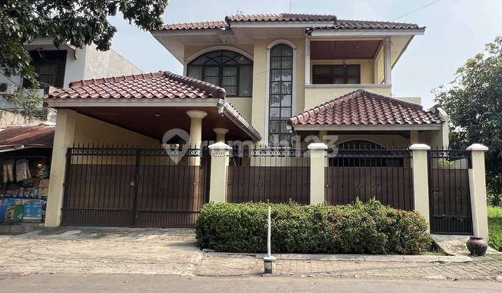 Rumah Bagus Dan Strategis Di Griya Loka Bsd, Tangsel