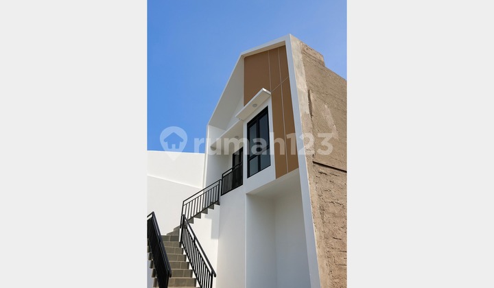 Luxury House in Girimande Complex – East, Near Complete Facilities! 2