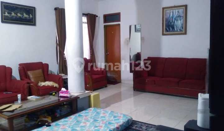 1.5-Story House in Sayap Buah Batu 2