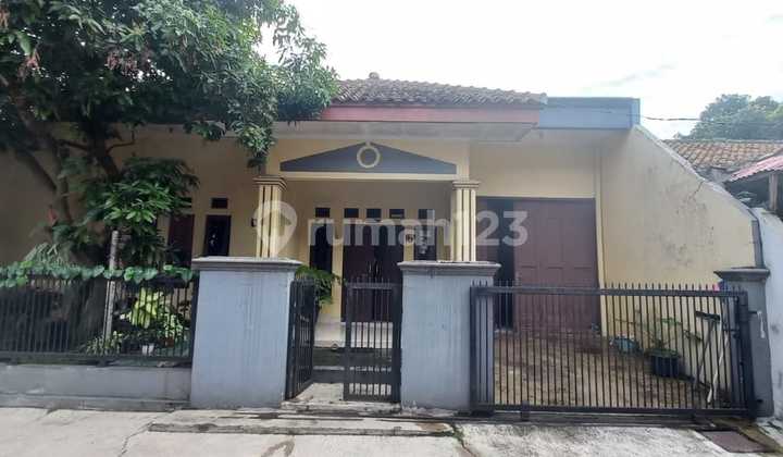 For Sale House In Old Complex, Maleber, Bandung