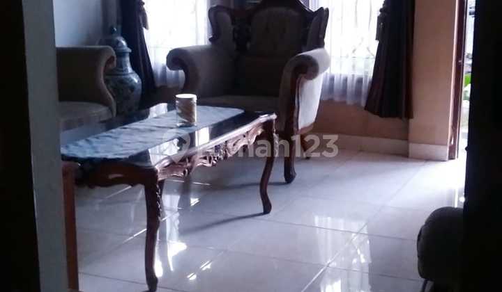 1.5-Story House in Sayap Buah Batu