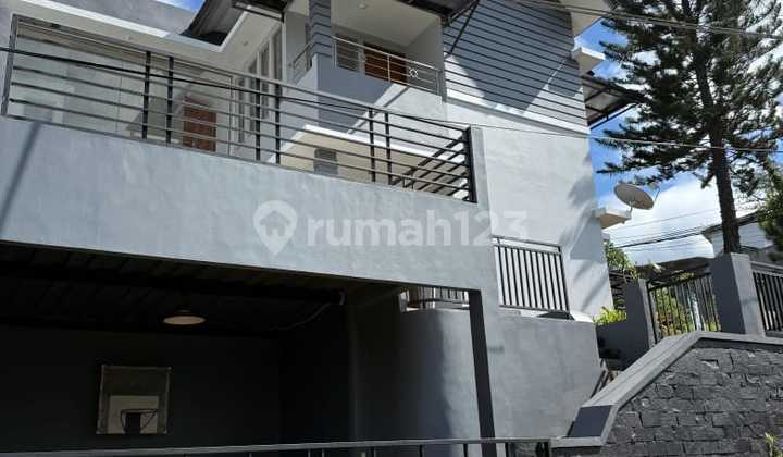 Rumah 2,5 Lantai City View di Buana Hilltop Residence