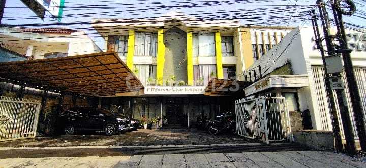 Gedung 3 Lantai Cocok Untuk Kantor Di Laswi