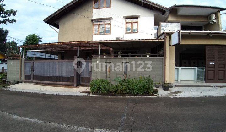 Rumah Minimalis Modern 3 Lantai Sukaluyu 1