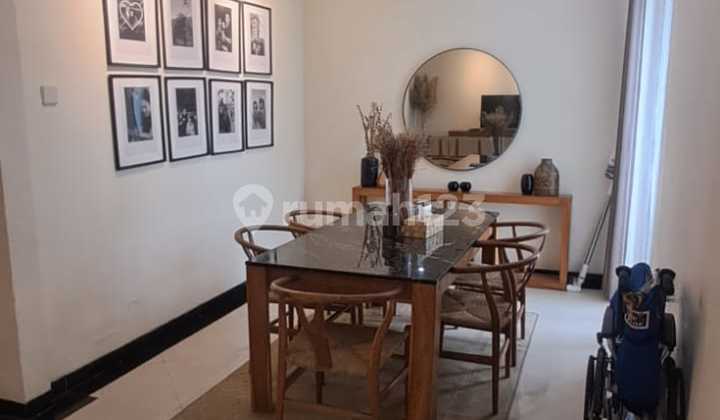 Rumah Hook Cantik di Kota Wisata Cibubur 2