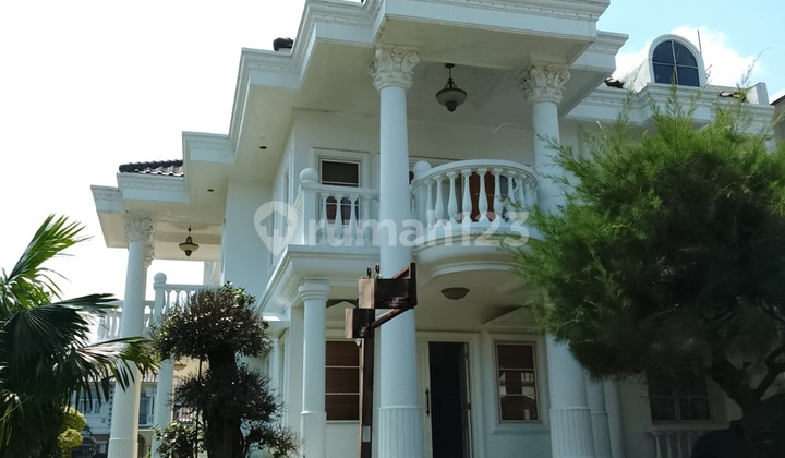 Rumah Hook Cantik di Perumahan Asri Legenda Wisata Cibubur Rumah Hook Cantik di Perumahan Asri Legenda Wisata Cibubur