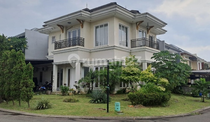 Rumah 2 lantai di Kota Wisata, Jakarta Timur.