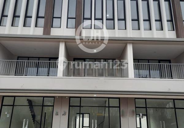For Rent Strategic Shop House for Your Business in Legenda Wisata Cibubur 1