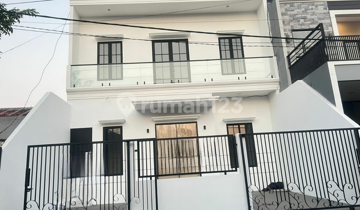 Rumah Baru 2 Lantai Babatan Pantai Dekat Galaxy Mall Pakuwon City Rumah Baru 2 Lantai Babatan Pantai Dekat Galaxy Mall Pakuwon City