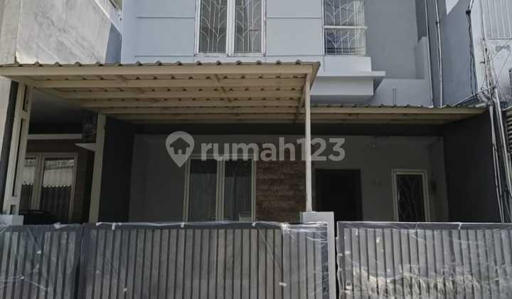 Two-Story House at Simpang Darmo Regency Ready to Occupy