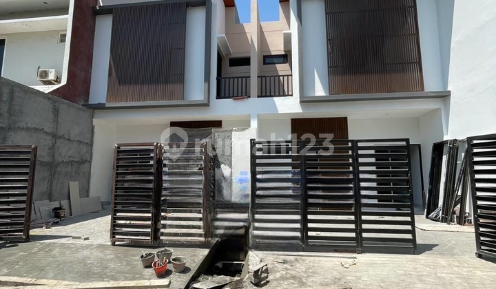 Rumah Sutorejo 2 Lantai Minimalis Modern Siap Huni  1