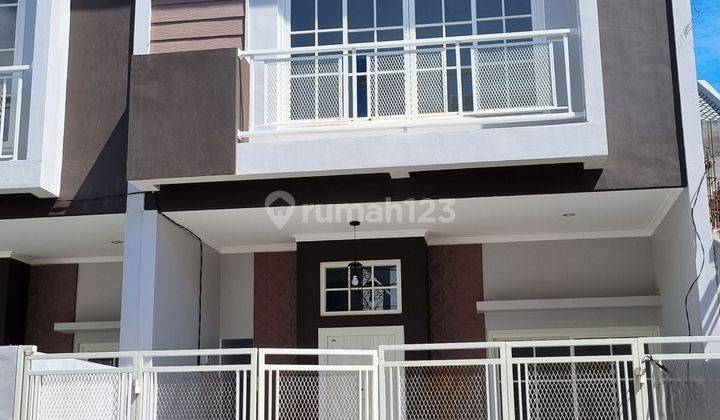 Rumah 2 Lantai Baru Model Scandinavian Murah Strategis 1