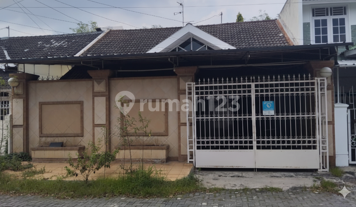 Spacious House in the Heart of Solo Baru, Gedangan - Investment Prospect 2