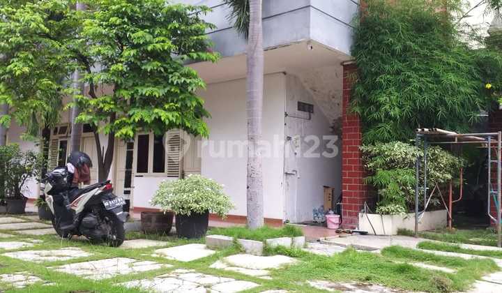 Midtown Solo Boarding House, spacious yard in Badran Purwosari 2