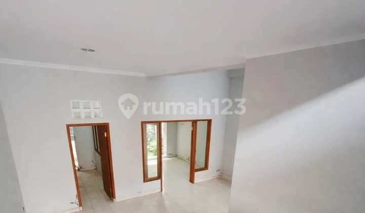 Modern 2-Storey Strategic House in Turisari Mangkubumen Solo 2