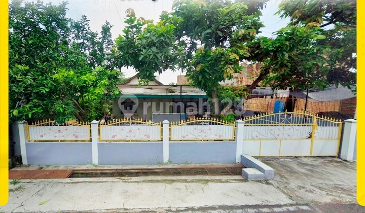 Spacious Strategic House in Gedongan Colomadu, Promising Investment