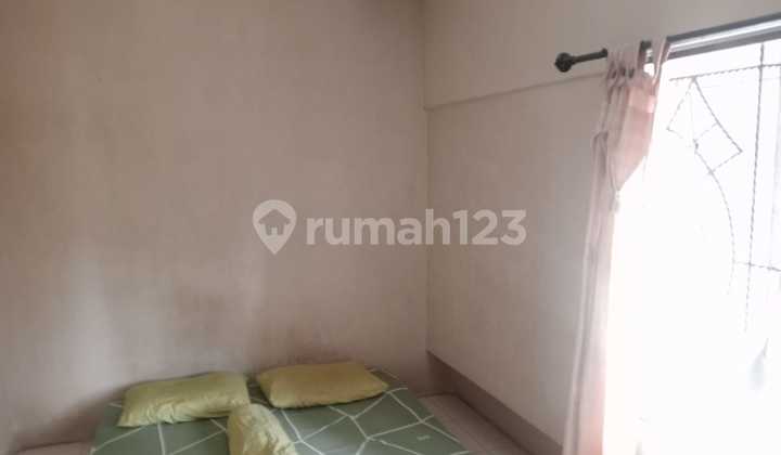 For Sale 2-Story Strategic East-Facing House in Danukusuman Serengan 2