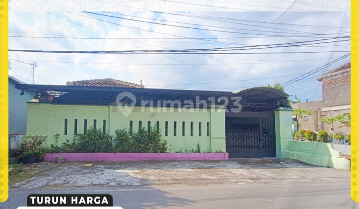For Sale: Boarding House Building on Mundu Street, Kerten, Laweyan, Surakarta For Sale: Boarding House Building on Mundu Street, Kerten, Laweyan, Surakarta