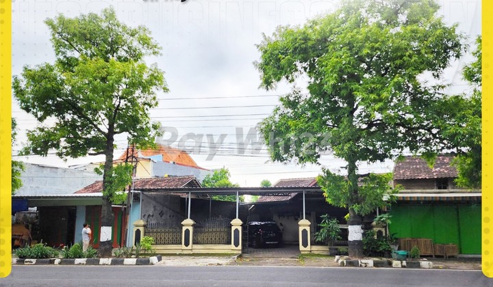 Rumah Luas Cocok Untuk Usaha atau Hunian di Jalan Raya Sukowati, Sragen 1