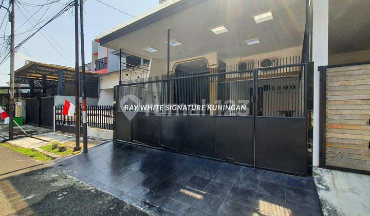 New Building Ready-to-Occupy House Location in Pondok Kelapa Complex New Building Ready-to-Occupy House Location in Pondok Kelapa Complex