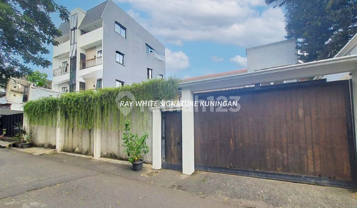 Disewakan Rumah dengan Swimming Pool di Cipete Jakarta Selatan 1
