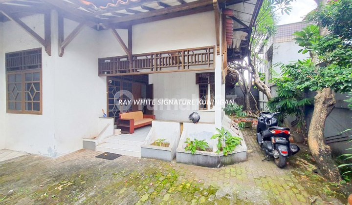 Rumah Klasik Denan Lokasi Private dan Strategis di Jaticempaka Pondok Gede 2