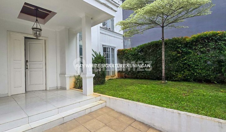 Townhouse 2 Lantai dengan Kolam Renang di Kebayoran Baru 2