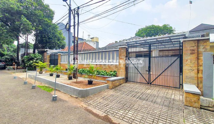 Rumah Disewakan di Lokasi Premium dan Strategis Jalan Wijaya Rumah Disewakan di Lokasi Premium dan Strategis Jalan Wijaya