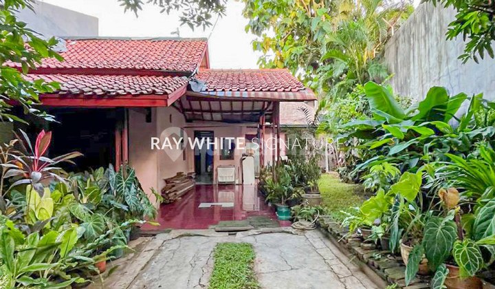 For Sale Classic House, Peaceful and Lush in Cilandak
