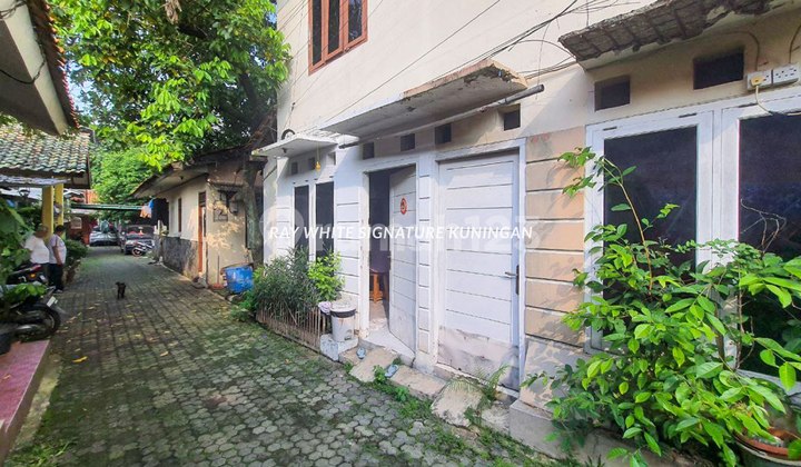 Tanah Beserta Bangunan Cocok Dibangun TownHouse dekat Hutan Kota Pondok Labu