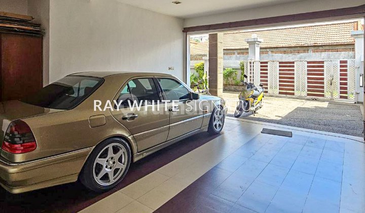 Habitable House Hook Position on Jl Kesehatan Iv Bintaro 2