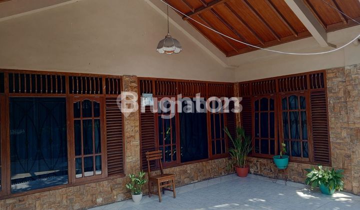 Rumah Klasik, Luas dan Terawat 1