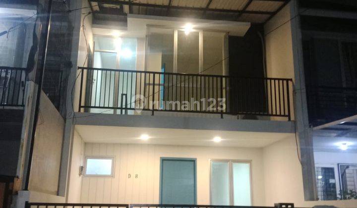 Rumah 2 Lantai di Area Perumahan Rawa Buaya 2