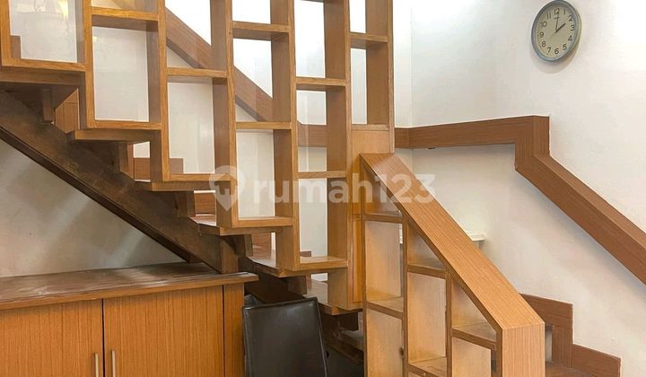 Rumah 2 Lantai di Komplek Perumahan Puri Indah Semi Furnished 2