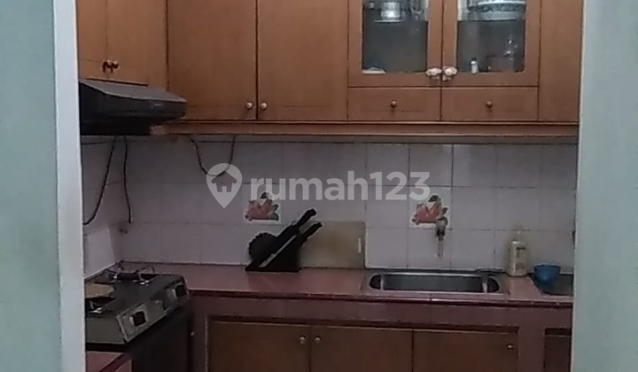 Rumah Lama dan Cantik di Area Semanan Hadap Timur 2