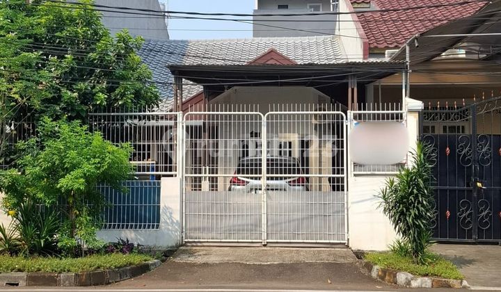Rumah di Taman Semanan Indah Lingkungan Tenang Lokasi Aman Rumah di Taman Semanan Indah Lingkungan Tenang Lokasi Aman