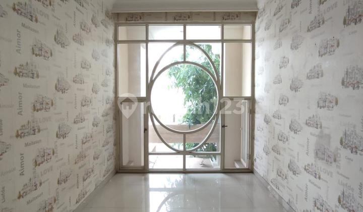 Ready-to-Occupy House La Ritz Wood West Surabaya 2