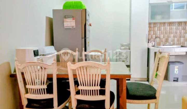 Ready-to-Occupy Manyar House Semi-Furnished 2