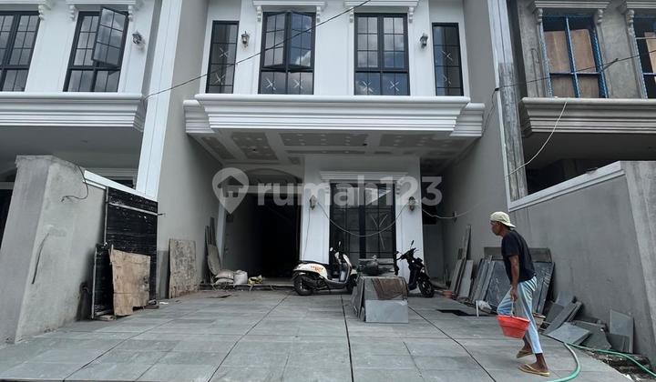 American Modern New Gress With Attic Mulyorejo East Surabaya