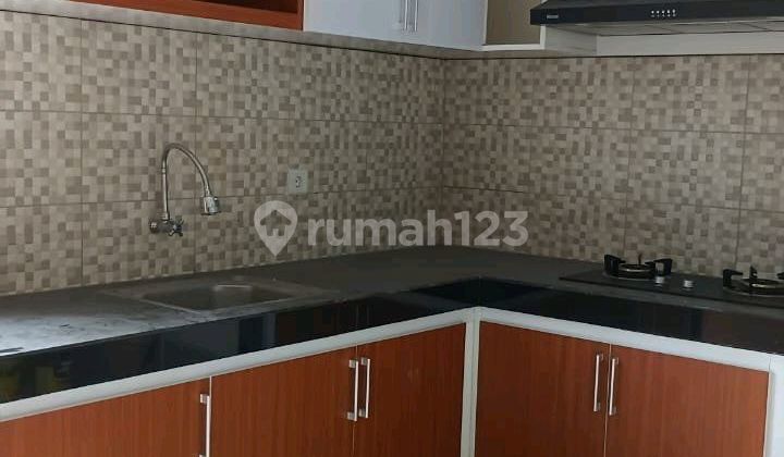 For Rent New Second Floor House In East Gatot Subroto