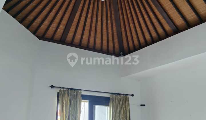 Rumah, 2 Lantai, SHM, di Dalung Permai,