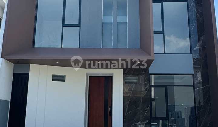 New Minimalist House in Citraland Cluster Woodland, West Surabaya New Minimalist House in Citraland Cluster Woodland, West Surabaya